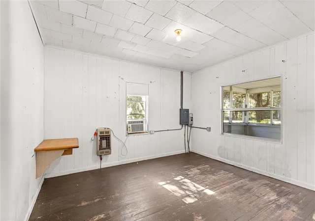 Photo 4 of Single family home for sale at 2917 NE 14th Avenue, Ocala, FL 34479 | MLS# OM716439 | Listing updated on 2026-08-19