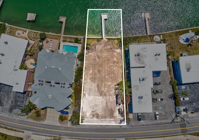 3rd image of 141 104Th Ave, Treasure Island, FL 33706 | MLS# TB8463466