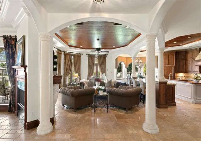 5th image of 25 W Spanish Main St, Tampa, FL 33609 | MLS# TB8463472