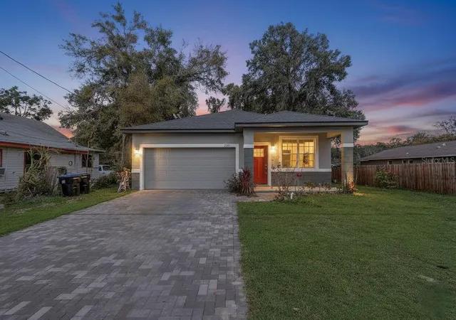 Photo 1 of Single family home for sale at 309 E 13th Street, Apopka, FL 32703 | MLS# O6372979 | Listing updated on 2026-06-06
