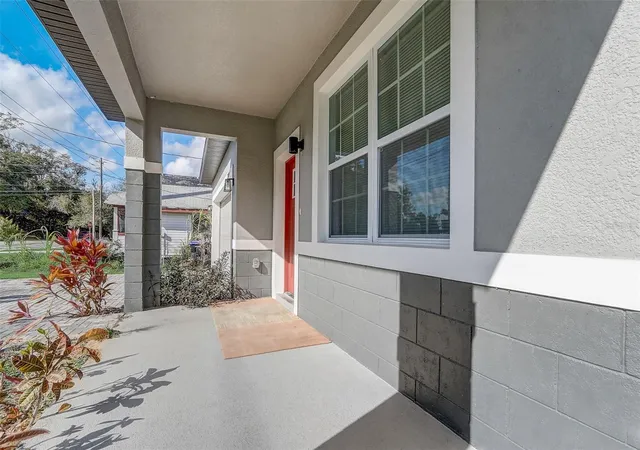 Photo 3 of Single family home for sale at 309 E 13th Street, Apopka, FL 32703 | MLS# O6372979 | Listing updated on 2026-06-06