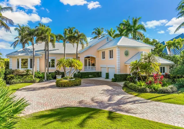 Photo 4 of Single family home for sale at 1640 Jean Lafitte Dr, Boca Grande, FL 33921 | MLS# D6145548 | Listing updated on 2026-10-02