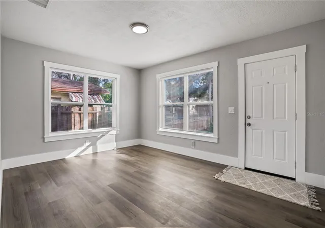 5th image of 1006 15Th Ave Nw, Largo, FL 33770 | MLS# TB8463637