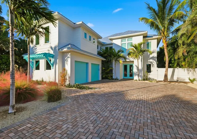 2nd image of 50 N Shore Dr, Anna Maria, FL 34216 | MLS# A4677955