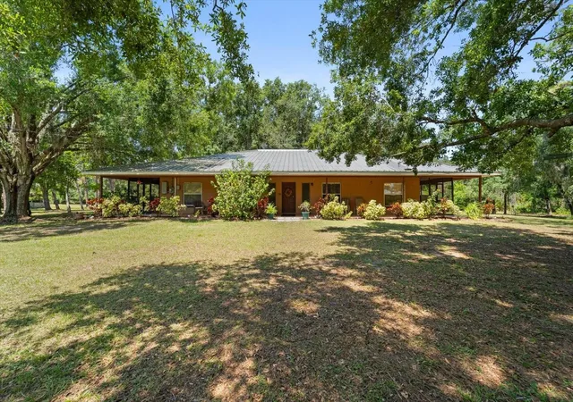 Photo 1 of Single family home for sale at 13719 Seminole Trl, Wimauma, FL 33598 | MLS# A4677959 | Listing updated on 2026-10-21