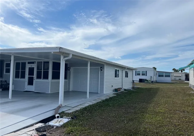 Photo 3 of Manufactured home for sale at 826 Trento Dr, Venice, FL 34285 | MLS# N6142346 | Listing updated on 2026-09-29