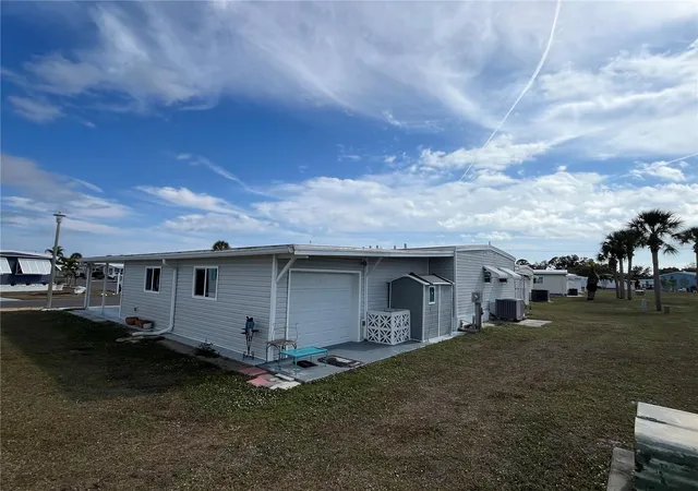 Photo 3 of Manufactured home for sale at 826 Trento Dr, Venice, FL 34285 | MLS# N6142346 | Listing updated on 2026-09-29