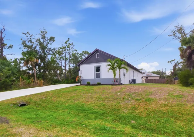 Photo 3 of Single family home for sale at 3373 Eagle Pass St, North Port, FL 34286 | MLS# C7520083 | Listing updated on 2026-09-03