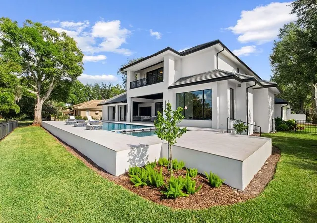 3rd image of 5074 Isleworth Country Club Dr, Windermere, FL 34786 | MLS# O6373191