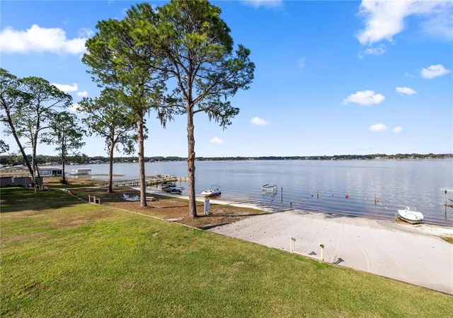 Photo 4 of Condo for sale at 11001 SE Sunset Harbor Rd #B14, Summerfield, FL 34491 | MLS# OM716522 | Listing updated on 2026-09-30