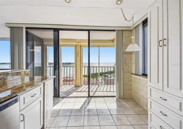 Photo 2 of Condo for sale at 6104 Palma Del Mar Blvd S #402, Saint Petersburg, FL 33715 | MLS# TB8463921 | Listing updated on 2026-03-04