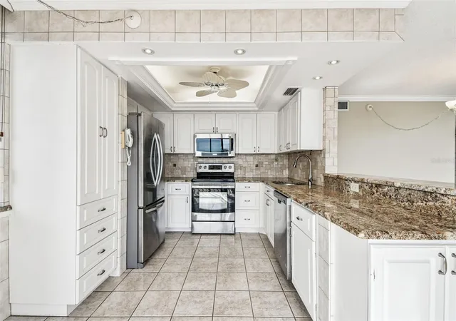 Photo 4 of Condo for sale at 6104 Palma Del Mar Blvd S #402, Saint Petersburg, FL 33715 | MLS# TB8463921 | Listing updated on 2026-03-04