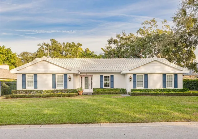 Photo 1 of Sale Pending at 3 Eastwood Ln, Belleair, FL 33756 | MLS# TB8463960 | Listing updated on 2026-05-27
