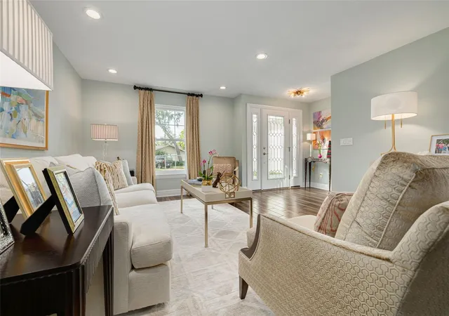 Photo 4 of Sale Pending at 3 Eastwood Ln, Belleair, FL 33756 | MLS# TB8463960 | Listing updated on 2026-05-27