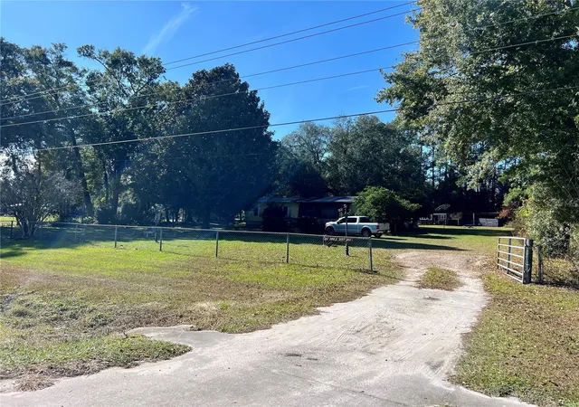 2nd image of 11820 Nw Hwy 225, Reddick, FL 32686 | MLS# OM716534