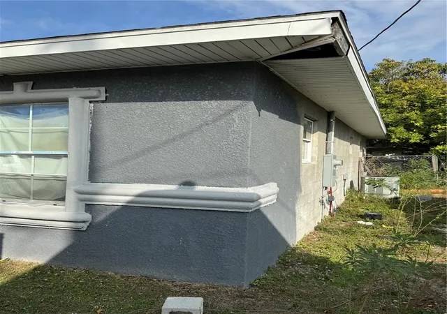 2nd image of 313 E Washington St, Avon Park, FL 33825 | MLS# TB8463993