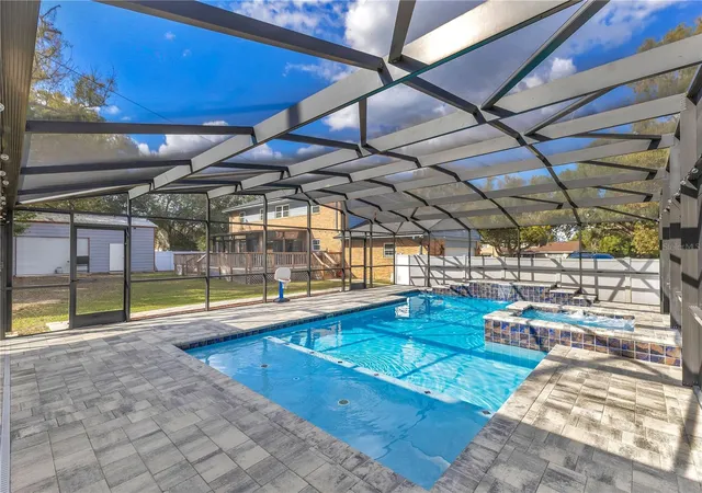 Photo 3 of Single family home for sale at 811 Fairlington Dr, Lakeland, FL 33813 | MLS# TB8464010 | Listing updated on 2026-10-24