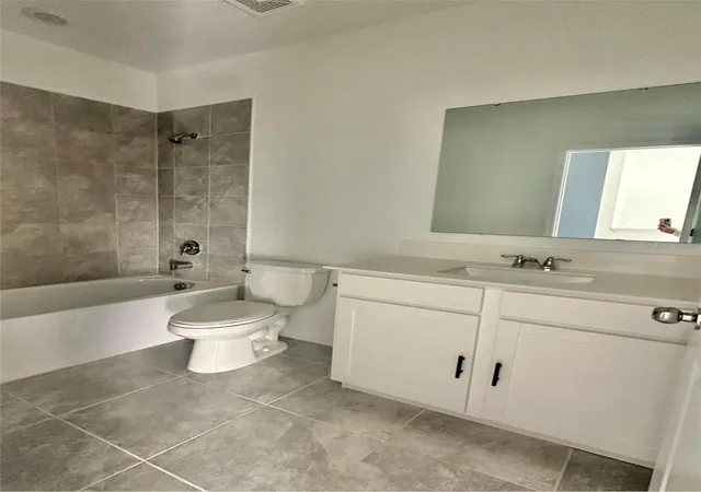 Photo 4 of Townhouse for sale at 390 Bogey Dr, Davenport, FL 33896 | MLS# S5141635 | Listing updated on 2026-10-04