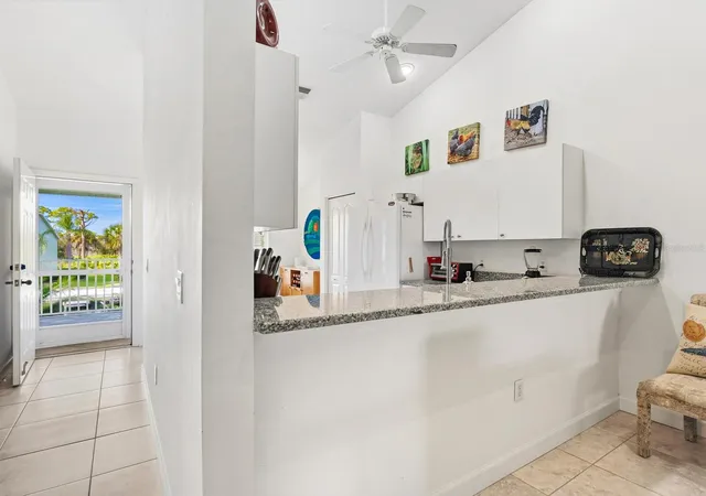 4th image of 4645 Tower Hill Ln #2522, Sarasota, FL 34238 | MLS# A4678126