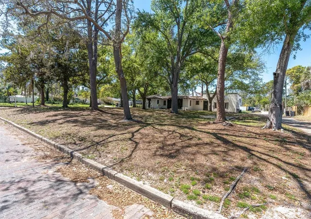 4th image of 6201 11Th Ave S, Gulfport, FL 33707 | MLS# TB8464061