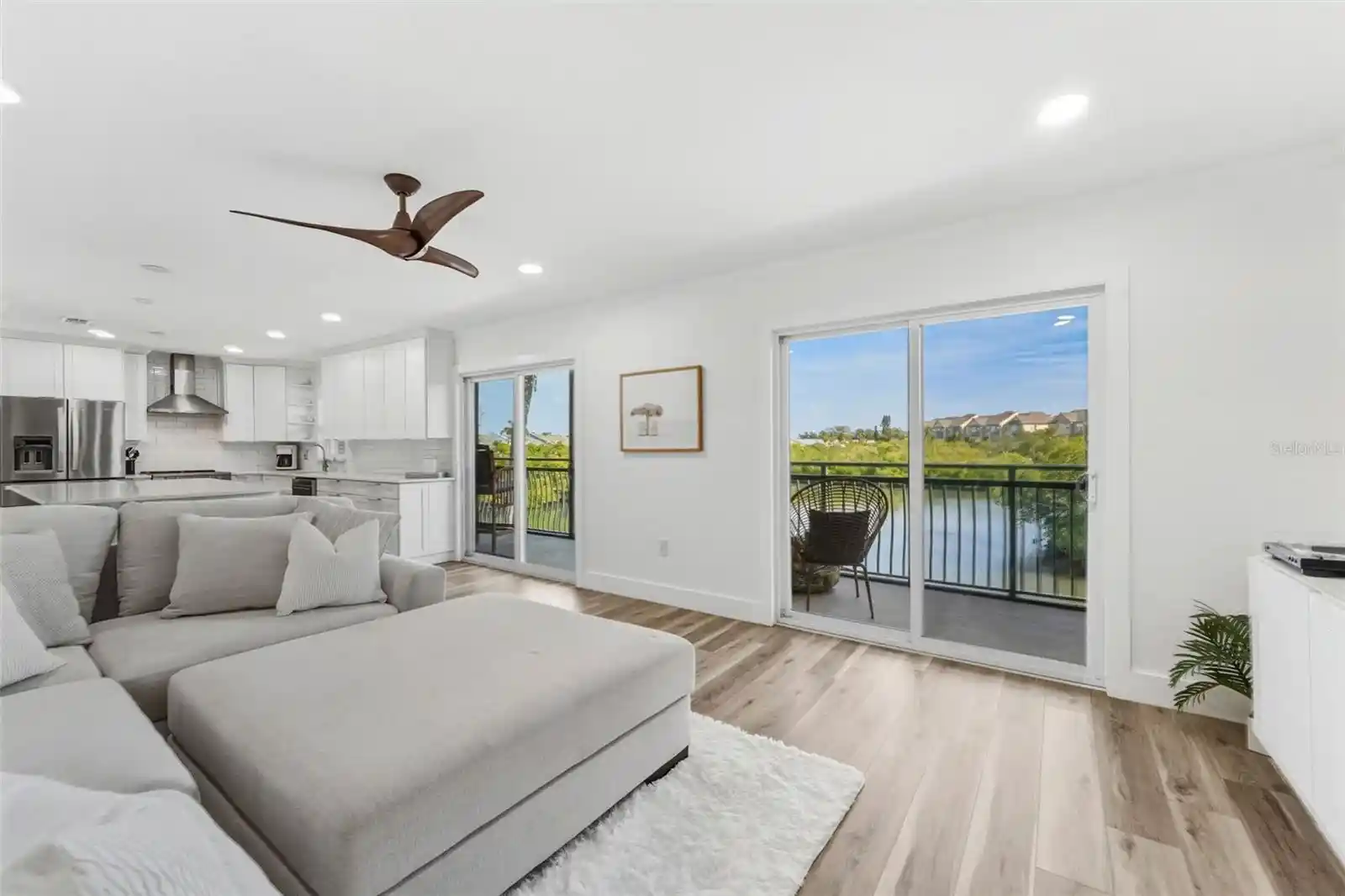 Listing Photo 2 - Condo for sale in 8806 Bay Pointe Dr located at 8806 Bay Pointe Dr, TAMPA, FL 33615 - Unit #206