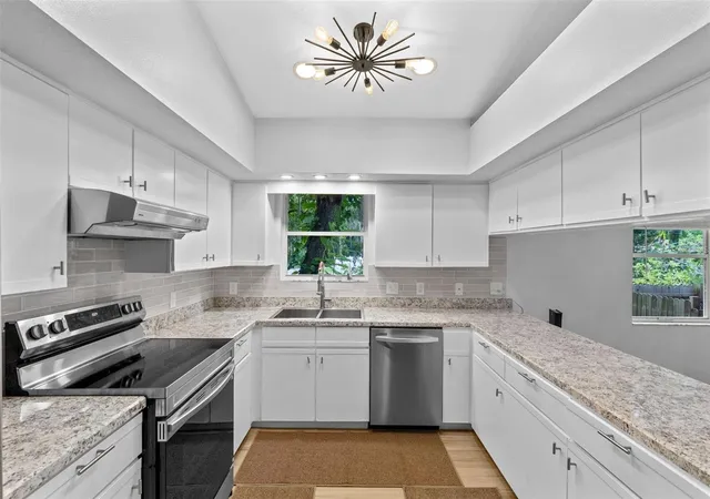 Photo 4 of Single family home for sale at 2982 Knowles Blvd, Kissimmee, FL 34741 | MLS# O6373423 | Listing updated on 2026-10-09
