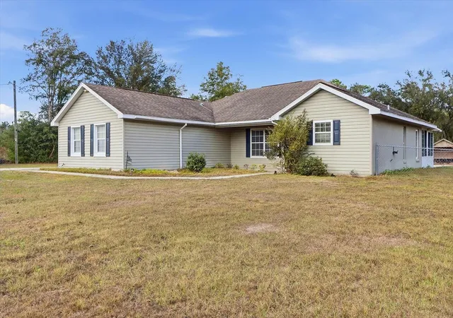 Photo 4 of Single family home for sale at 11631 SE 195th Place, Dunnellon, FL 34431 | MLS# OM716558 | Listing updated on 2026-07-16