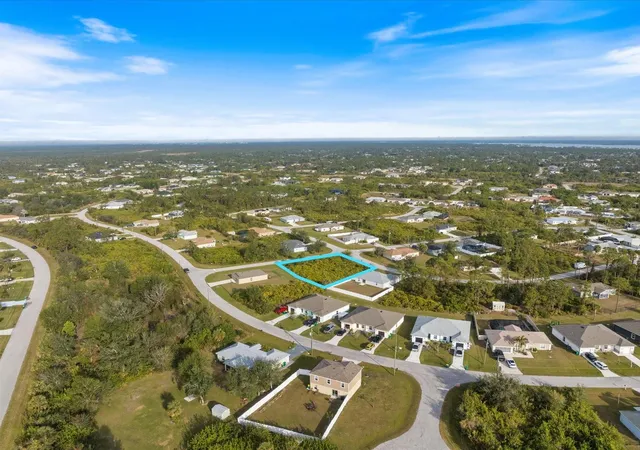 Photo 4 of Sale Pending at 12142 Appleberg Cir, Port Charlotte, FL 33981 | MLS# N6142371 | Listing updated on 2026-10-06