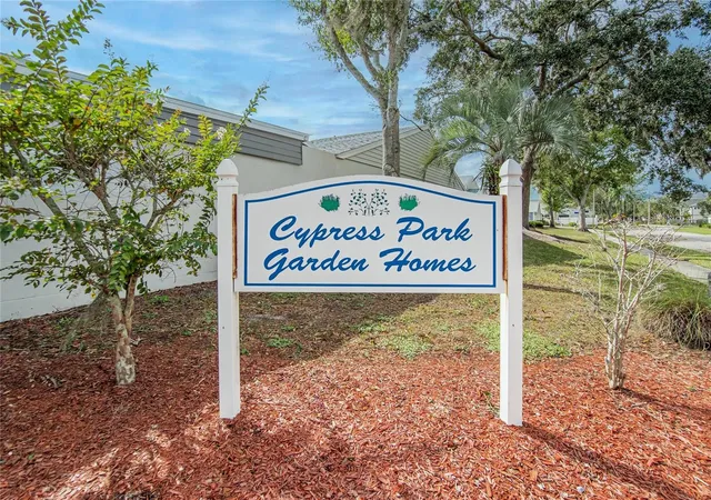 Listing Photo 2 - Condo for sale in building located at 11920 Dietz Dr, TAMPA, FL 33626 - Unit #11920