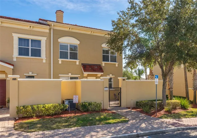 Homes for sale in Davenport, FL | 2616 Bella Vista Dr, Davenport, FL 33897 | MLS# S5141665