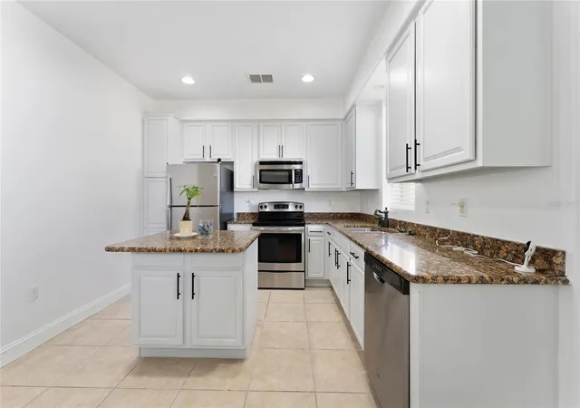 Homes for sale in Davenport, FL | 2616 Bella Vista Dr, Davenport, FL 33897 | MLS# S5141665
