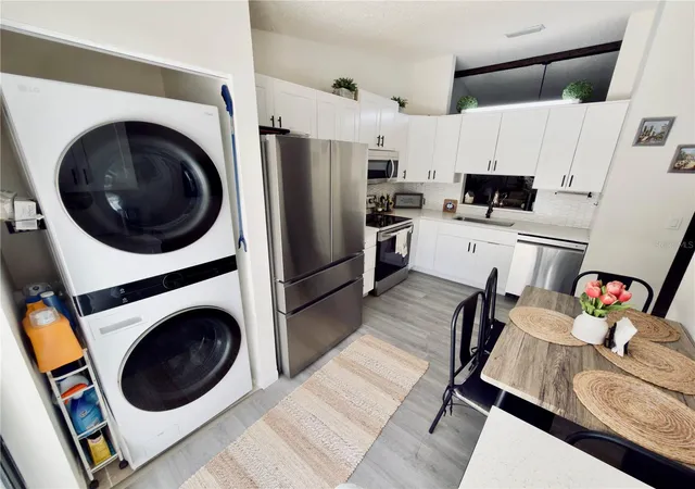 Photo 4 of House for sale at 1333 Shady Pine Way #D, Tarpon Springs, FL 34688 | MLS# TB8464204 | Listing updated on 2026-09-21