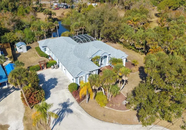 3rd image of 750 Harmony Ln, Englewood, FL 34223 | MLS# D6145590