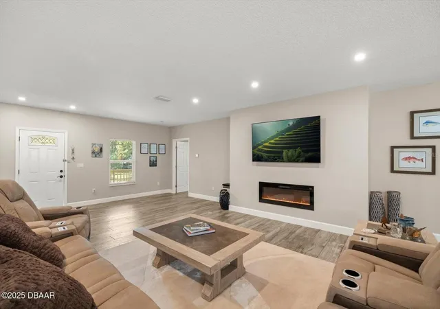 Photo 3 of Single family home for sale at 2995 Ragis Rd, Edgewater, FL 32132 | MLS# FC315297 | Listing updated on 2026-06-27