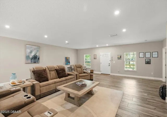Photo 4 of Single family home for sale at 2995 Ragis Rd, Edgewater, FL 32132 | MLS# FC315297 | Listing updated on 2026-06-27