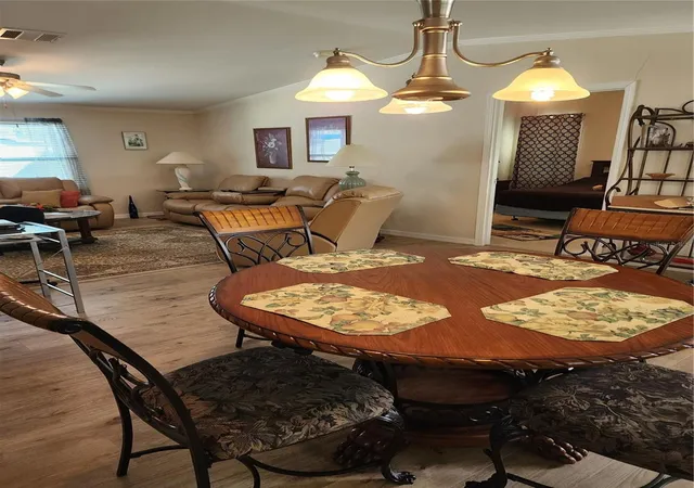 3rd image of 918 50Th Ave W, Bradenton, FL 34207 | MLS# TB8464301