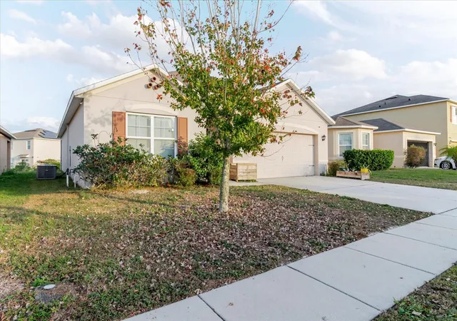 4th image of 525 Squires Grove Dr, Winter Haven, FL 33880 | MLS# TB8464311