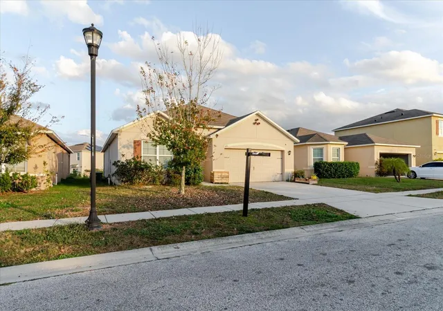 5th image of 525 Squires Grove Dr, Winter Haven, FL 33880 | MLS# TB8464311