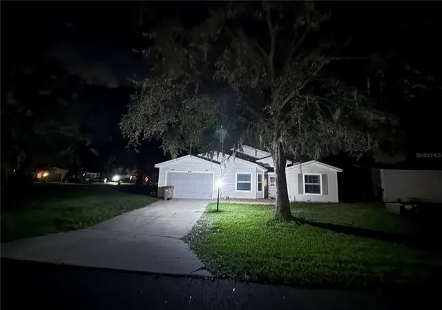 Photo 1 of Single family home for sale at 25607 Belle Helene, Leesburg, FL 34748 | MLS# G5106688 | Listing updated on 2026-10-01