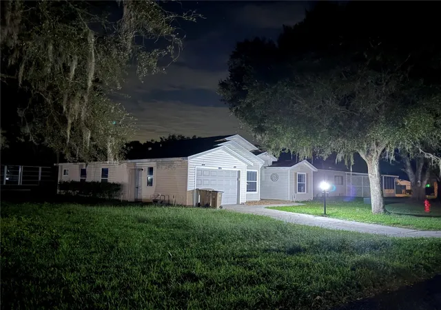 Photo 2 of Single family home for sale at 25607 Belle Helene, Leesburg, FL 34748 | MLS# G5106688 | Listing updated on 2026-10-01