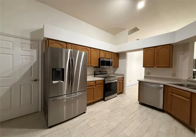 Photo 3 of Single family home for sale at 25607 Belle Helene, Leesburg, FL 34748 | MLS# G5106688 | Listing updated on 2026-10-01
