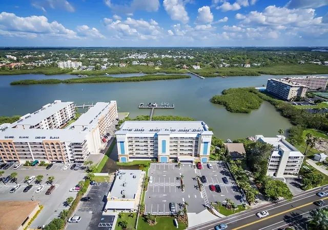 27th image of 19519 Gulf Blvd #206, Indian Shores, FL 33785 | MLS# TB8464386
