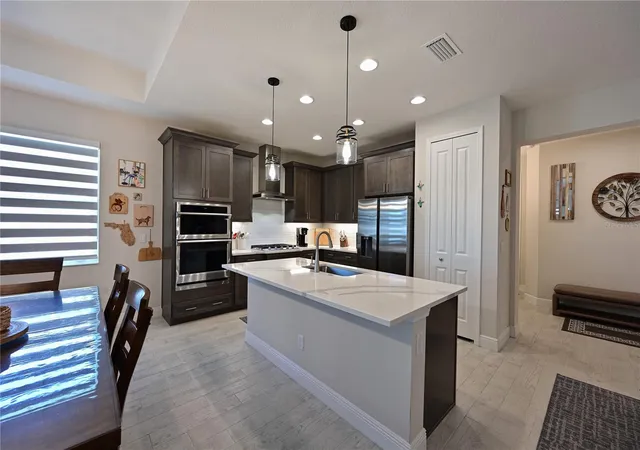 5th image of 209 Okeeffe Cir, Bradenton, FL 34212 | MLS# A4678261