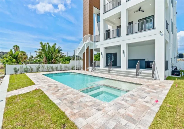 5th image of 109 Punta Vista Dr, St Pete Beach, FL 33706 | MLS# TB8464490