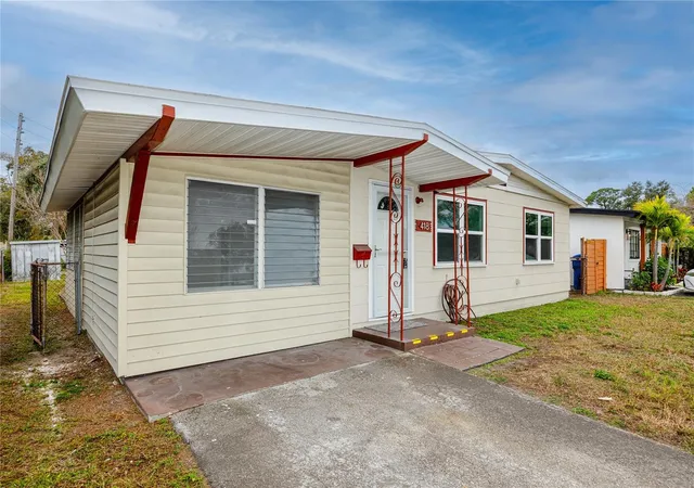 Photo 1 of Single family home for sale at 418 39th Avenue N, Saint Petersburg, FL 33703 | MLS# TB8464525 | Listing updated on 2026-08-03