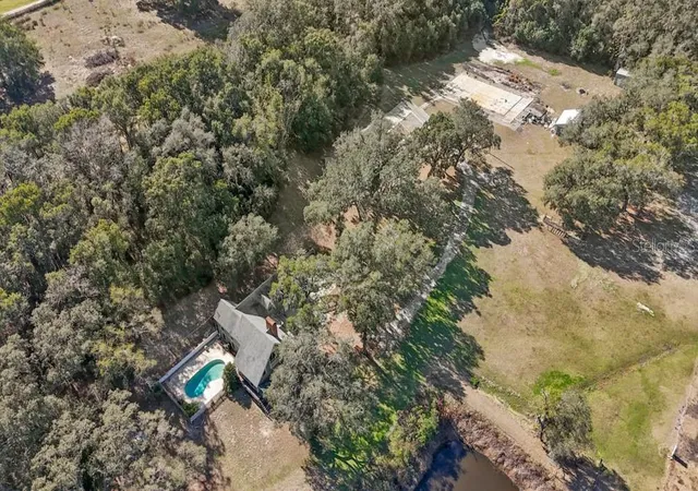 3rd image of 19621 Lake Lincoln Ln, Eustis, FL 32736 | MLS# O6373782