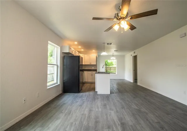 3rd image of 1437 Amos Ave, Lakeland, FL 33805 | MLS# L4958576