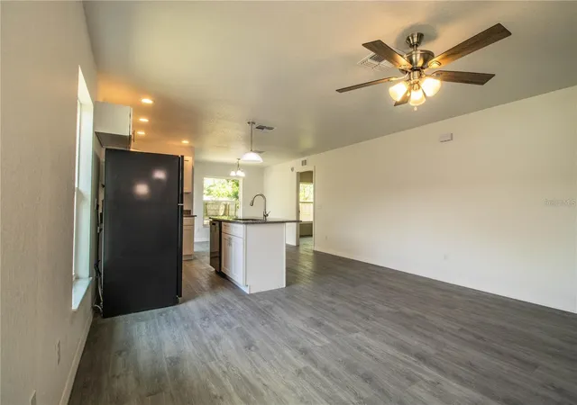 4th image of 1437 Amos Ave, Lakeland, FL 33805 | MLS# L4958576
