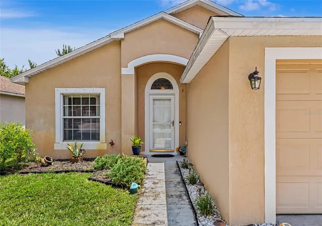 Photo 2 of Single family home for sale at 342 Dahoon Holly Dr, Daytona Beach, FL 32117 | MLS# V4946752 | Listing updated on 2026-08-30