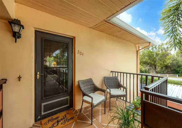 Listing Photo 4 - Condo for sale in building located at 8162Nd Ter Gdn Dr N, St Petersburg, FL 33709 - Unit #204